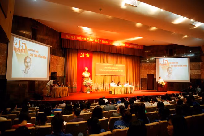 Toàn cảnh hội thảo 45 năm thực hiện di chúc Bác Hồ (Ảnh: Thái Anh)