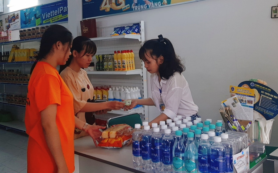 Hợp tác xã Sinh viên, Trường Đại học Trà Vinh hoạt động hiệu quả. Ảnh: NTCC Hợp tác xã Sinh viên, Trường Đại học Trà Vinh hoạt động hiệu quả. Ảnh: NTCC