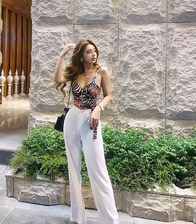 Ngắm 9X xinh đẹp, thân hình nóng bỏng mang đai đen võ Vịnh Xuân ảnh 11