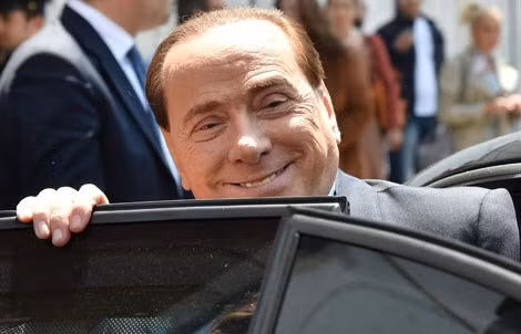 Cựu Thủ tướng Italy vung 12 triệu USD bịt miệng gái bán hoa?