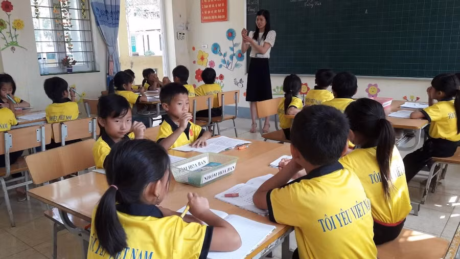 8 năm tuổi xuân cô Sen không lập gia đình, dành trọn thời gian và tâm huyết cho học trò vùng cao.