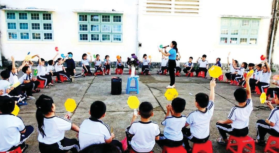 Trường Tiểu học Hoàng Văn Thụ tổ chức hoạt động ngoại khóa 22/12 nói chuyện về bộ đội cụ Hồ. Trường Tiểu học Hoàng Văn Thụ tổ chức hoạt động ngoại khóa 22/12 nói chuyện về bộ đội cụ Hồ.