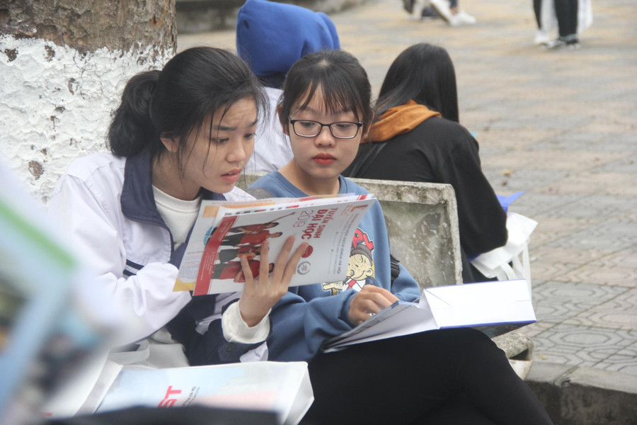 Thí sinh cần tìm hiểu kỹ thông tin về ngành học, trường học trước khi lựa chọn. Ảnh: TG