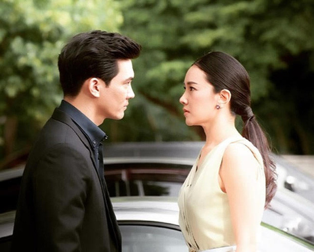 Nhận tin nhắn lạ mẹ chồng tương lai, cô gái đến nhà hỏi cho ra nhẽ và cái kết không tưởng Nhận tin nhắn lạ mẹ chồng tương lai, cô gái đến nhà hỏi cho ra nhẽ và cái kết không tưởng