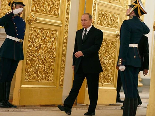 Giải mã dáng đi của Tổng thống Putin và các quan chức cấp cao Nga