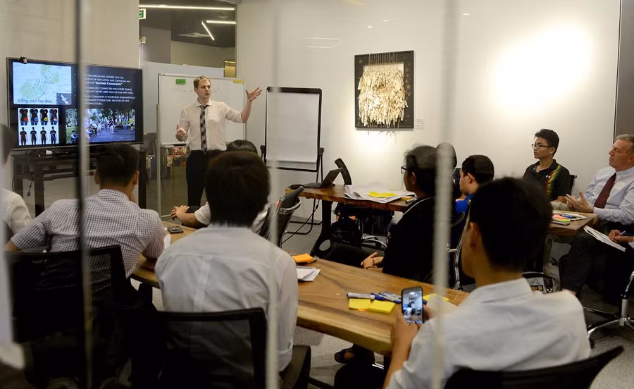 Giảng viên quốc tế giảng dạy tại Trường ĐH Fulbright Việt Nam. Ảnh: FUV