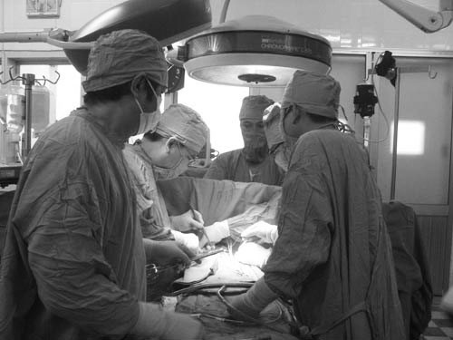 Bác sỹ tiết lộ về ca phẫu thuật tim bên phải - Ảnh 2