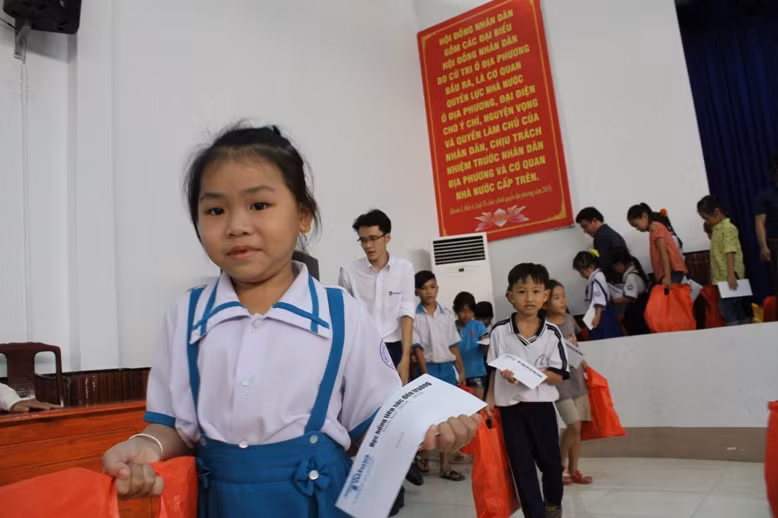 Tiếp sức học trò nơi cuối trời Tổ quốc ảnh 9