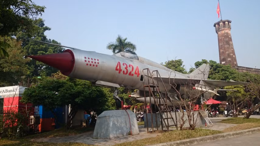 Bảo vật Quốc gia MIG 21, số hiệu 4324 đã bắn rơi 14 máy bay Mỹ và được vinh danh bằng 14 ngôi sao.