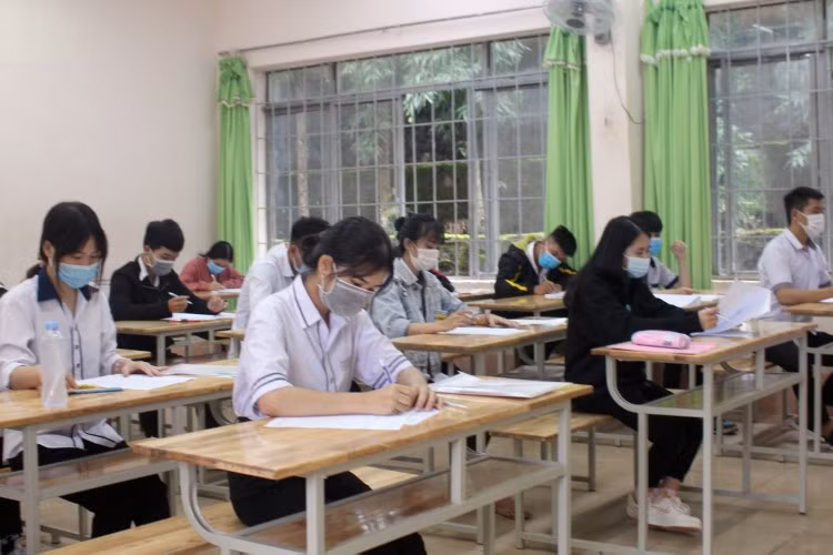 Thí sinh tỉnh Đắk Nông tham gia Kỳ thi tốt nghiệp THPT 2020. Ảnh: C. Chương