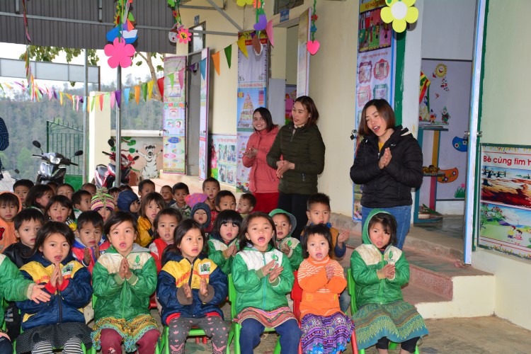 Để các em mỗi ngày đến trường thực sự là một ngày vui. Để các em mỗi ngày đến trường thực sự là một ngày vui.