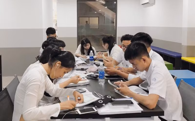 Hình thức đăng ký dự thi và tuyển sinh trực tuyến được thí sinh lựa chọn.