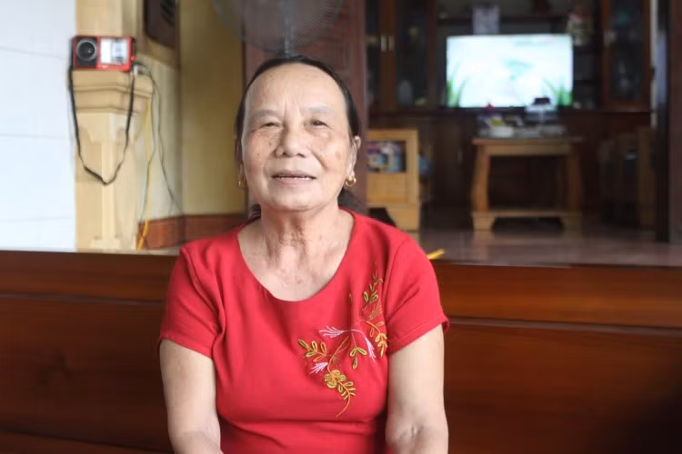 Bà Nguyễn Thị Thường kể lại đám cưới kỳ lạ của vợ chồng bà.