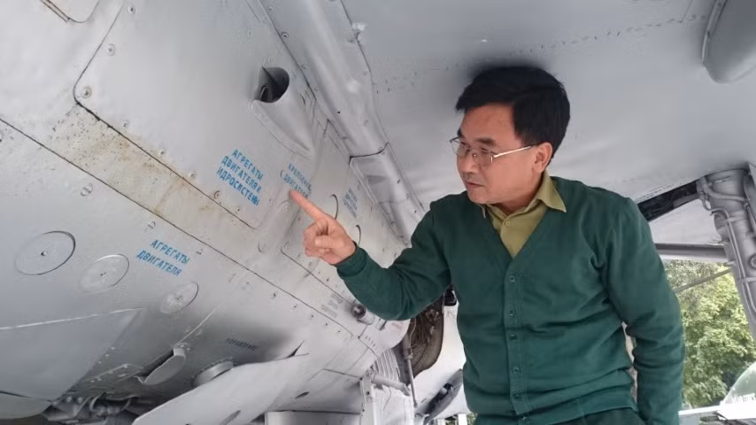 Từng số seri, vết đạn, dòng chữ, màu sơn được bảo vệ toàn vẹn.