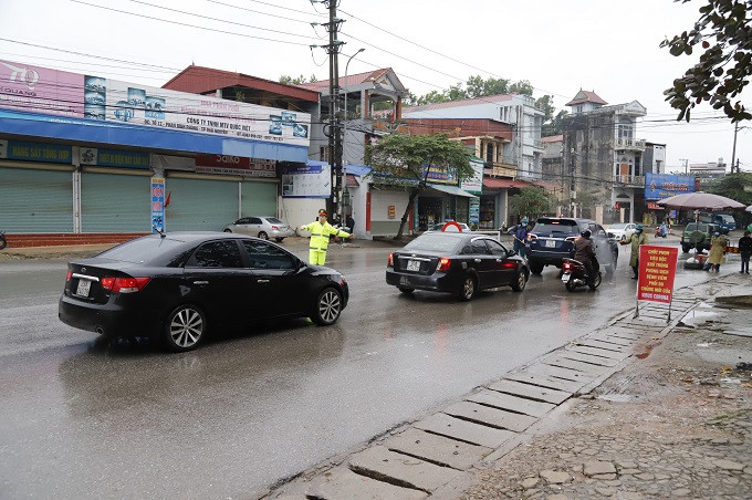 1 trong 12 chốt phun thuốc khử trùng phòng dịch và phát khẩu trang miễn phí tại cửa ngõ ra vào thành phố khu vực phường Tân Lập, thành phố Thái Nguyên