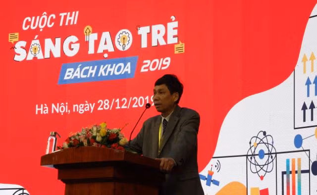 GS Đinh Văn Phong – Phó Hiệu trưởng Trường ĐH Bách khoa Hà Nội phát biểu tại khai mạc Chung kết Cuộc thi "Sáng tạo trẻ Bách khoa 2019".