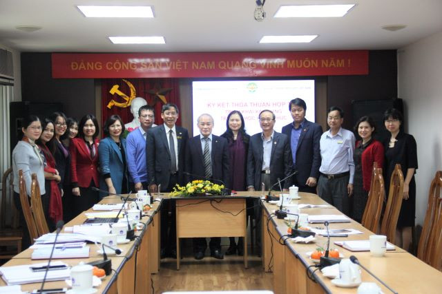 Đại diện 2 đơn vị tham dự lễ kí kết. Đại diện 2 đơn vị tham dự lễ kí kết.