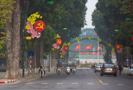 Pho phuong Ha Noi vang lang trong nhung ngay cuoi nam - Anh 13