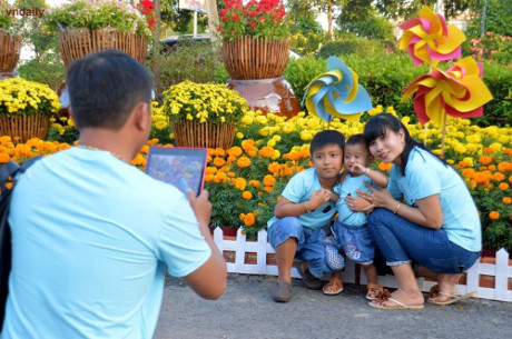 Ngam duong hoa Binh Duong voi ban sac nhung lang nghe - Anh 5