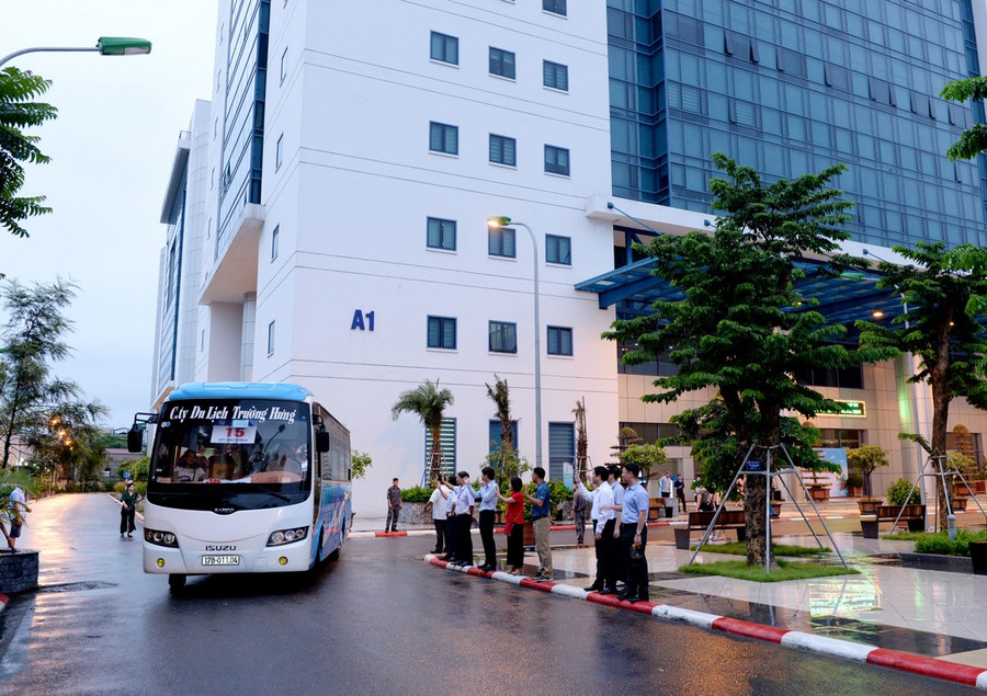 Hơn 700 cán bộ, giảng viên ĐH Kinh tế Quốc dân lên đường làm nhiệm vụ Kỳ thi THPT quốc gia ảnh 3