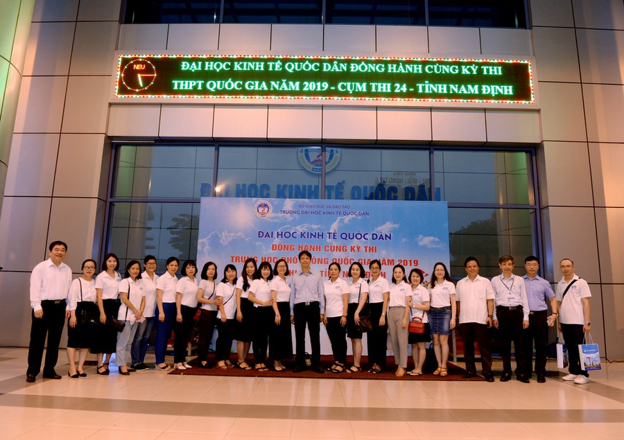 Hơn 700 cán bộ, giảng viên ĐH Kinh tế Quốc dân lên đường làm nhiệm vụ Kỳ thi THPT quốc gia ảnh 2