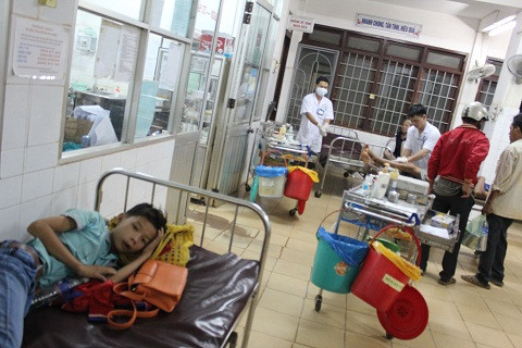 Hình ảnh các nạn nhân trên xe khách cấp cứu tại bệnh viện -Ảnh : TH Hình ảnh các nạn nhân trên xe khách cấp cứu tại bệnh viện -Ảnh : TH