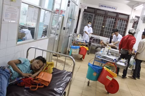Hình ảnh các nạn nhân trên xe khách cấp cứu tại bệnh viện -Ảnh : TH