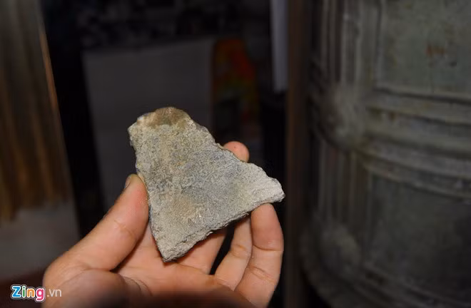 Chuông cổ khắc voi chiến, rồng phục bất ngờ phát lộ