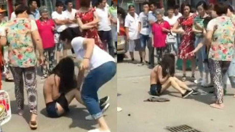 Đánh ghen hội đồng ở TQ: Lột đồ, cắt tóc tình địch ngay giữa phố - Ảnh 7 Danh ghen hoi dong o TQ: Lot do, cat toc tinh dich ngay giua pho - Anh 7