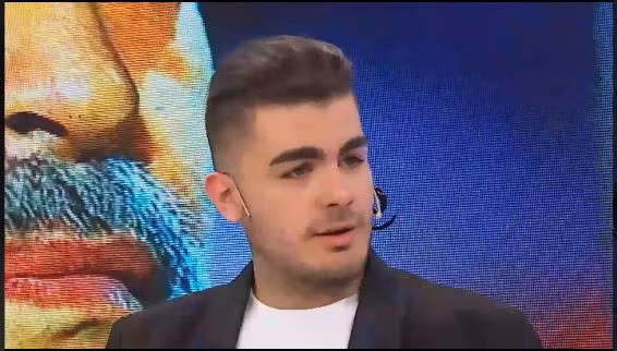 Santiago Lara yêu cầu xác định huyết thống cha con với Maradona trên sóng truyền hình Argentina.