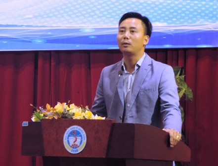 Đồng chí Nguyễn Đức Tiến, Phó Bí thư Thành đoàn, Chủ tịch Hội Liên hiệp Thanh niên Việt Nam thành phố Hà Nội phát biểu tại Hội nghị. Đồng chí Nguyễn Đức Tiến, Phó Bí thư Thành đoàn, Chủ tịch Hội Liên hiệp Thanh niên Việt Nam thành phố Hà Nội phát biểu tại Hội nghị.