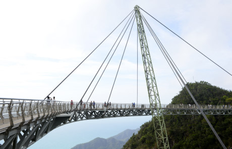 Cây cầu bộ hành lơ lửng giữa trời tại Langkawi - Ảnh 14 Cay cau bo hanh lo lung giua troi tai Langkawi - Anh 14