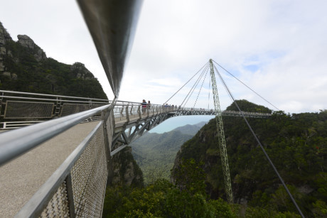 Cây cầu bộ hành lơ lửng giữa trời tại Langkawi - Ảnh 6 Cay cau bo hanh lo lung giua troi tai Langkawi - Anh 6