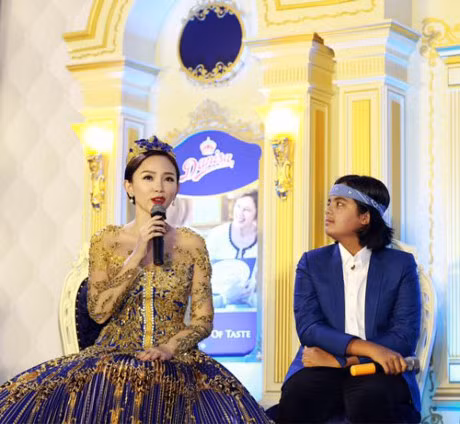 Toc Tien lan dau chia se bi mat ve ba - Anh 2