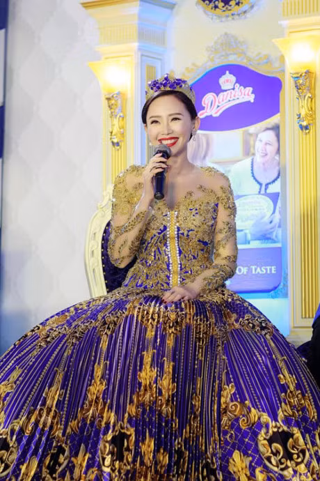 Toc Tien lan dau chia se bi mat ve ba - Anh 1