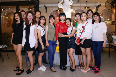 Gái 4 con Trang Nhung vẫn Gai 4 con Trang Nhung van