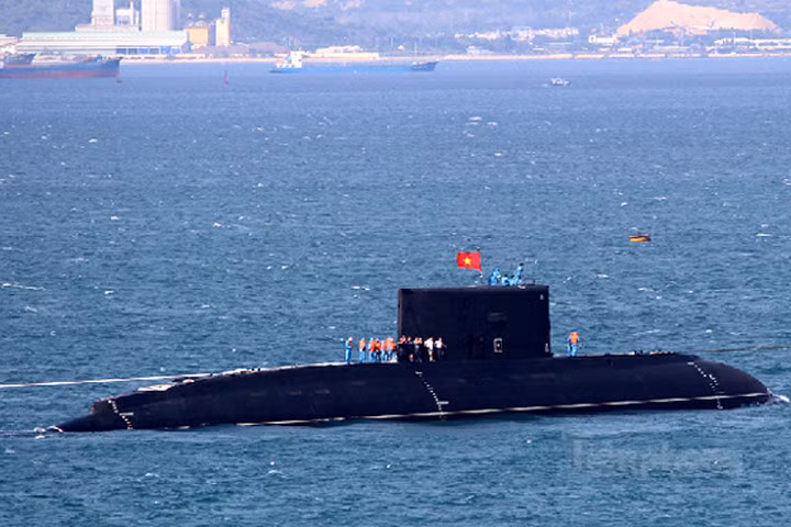 Toàn cảnh 6 tàu ngầm kilo đã về Cam Ranh