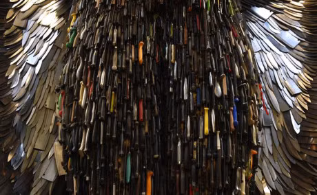 Tuong khong lo lam tu 100.000 con dao o Anh - Anh 3