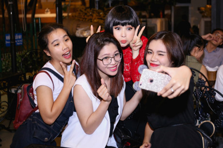 Gái 4 con Trang Nhung vẫn Gai 4 con Trang Nhung van