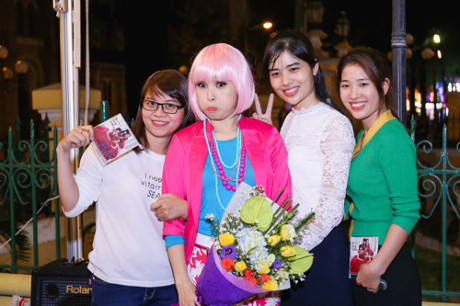 Gái 4 con Trang Nhung vẫn Gai 4 con Trang Nhung van