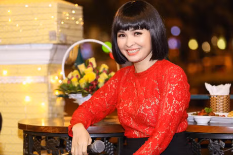 Gai 4 con Trang Nhung van 