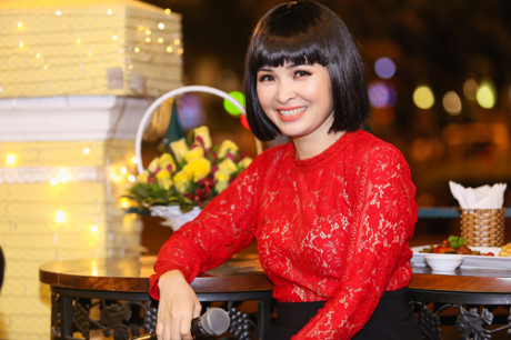 Gái 4 con Trang Nhung vẫn Gai 4 con Trang Nhung van