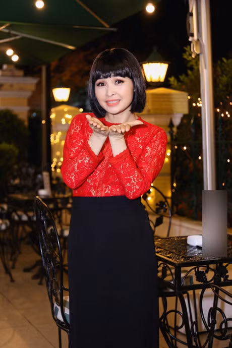 Gai 4 con Trang Nhung van 