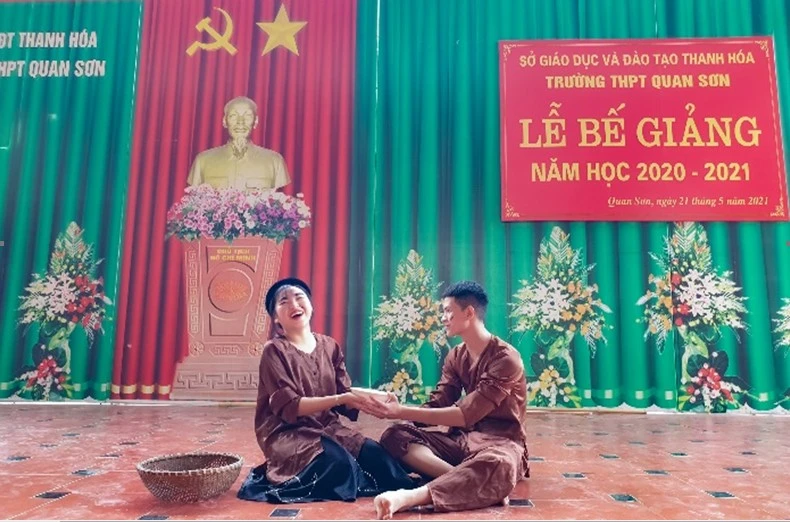 Học sinh Trường THPT Quan Sơn (Thanh Hóa) thực hiện sân khấu hóa tác phẩm "Chí Phèo".