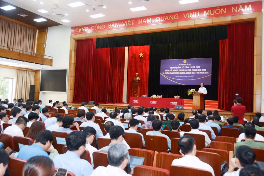 Hội nghị tổng kết công tác tổ chức Kỳ thi tốt nghiệp THPT năm 2023 và triển khai phương hướng, nhiệm vụ Kỳ thi năm 2024.