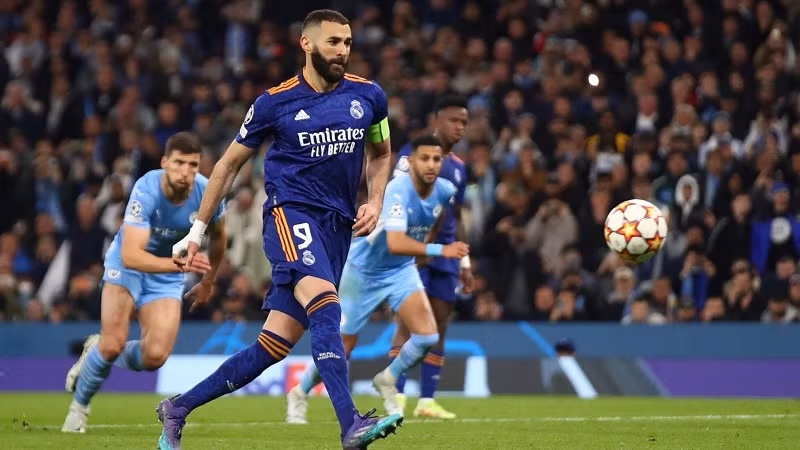 Quả phạt đền thực hiện theo kiểu Panenka của Benzema trong trận gặp Man City.