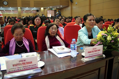 Các đại biểu tham dự buổi lễ