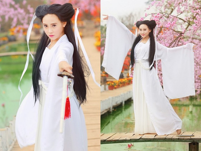 Sở hữu vẻ ngoài xinh xắn, hot girl Thúy Kiều nhận được khá nhiều lời khen từ mọi người qua bộ ảnh này. Hiện tại, ngoài việc học, cô còn tham gia hàng loạt các hoạt động nghệ thuật như đóng phim, clip ngắn và thường xuyên làm mẫu ảnh cho nhiều cửa hàng thời trang. Trang cá nhân của 9X cũng thu hút hơn 400.000 lượt người theo dõi. Hot teen Việt cũng rộ trào lưu làm tóc đùi gà Tiểu Long Nữ