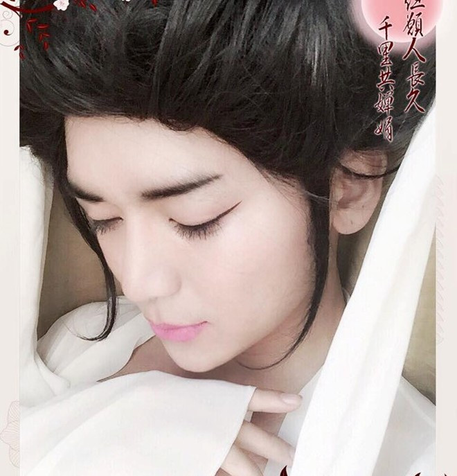 Bảo Bảo cũng cho biết, anh chỉ mất 30 phút để hoàn thành việc hóa trang. Hot teen Việt cũng rộ trào lưu làm tóc đùi gà Tiểu Long Nữ