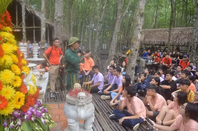 Học ở rừng ngập mặn Cần Giờ